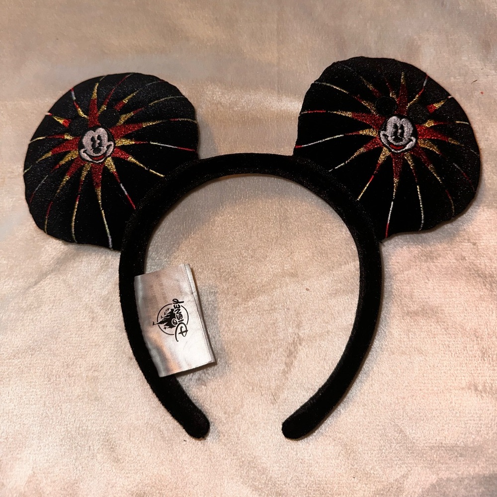 Disney Park Ears Lot!!! 11 Pairs of Disney Park Ears.Several are limited edition